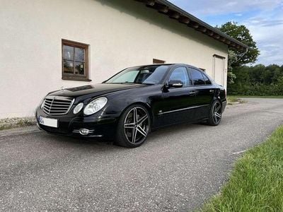 Gebraucht Mercedes E500 Avantgarde 387 PS (284 kW) 2007 Schwarz Limousine