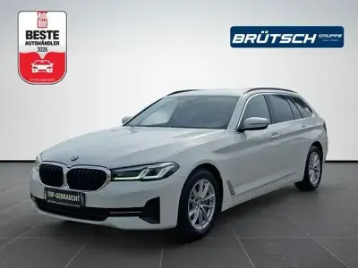 Gebraucht BMW 530 Sport Line 245 PS (180 kW) 2022 Alpinweiss iii Kombi