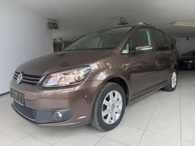 Gebraucht VW Touran Cup 105 PS (77 kW) 2015 Braun Van / Kleinbus