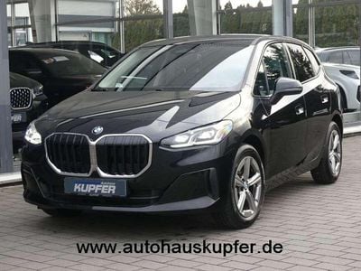 Gebraucht BMW 223 211 PS (155 kW) 2024 Saphirschwarz Van / Kleinbus