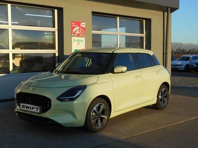 Nuova Suzuki Swift Comfort+ 83 CV (61 kW) 2025 Verde Berlina