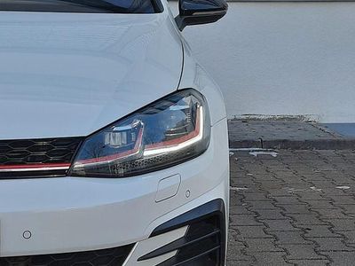 Weiß Gebraucht 2017 VW Golf GTI Limousine | 23.999 €