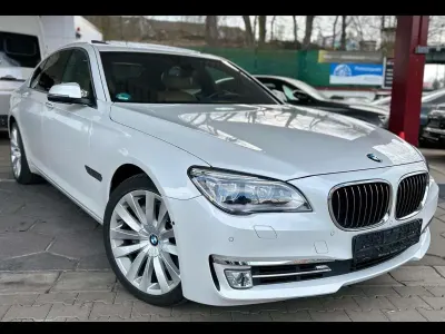 Gebraucht BMW 750 Comfort Edition 381 PS (280 kW) 2013 Limousine