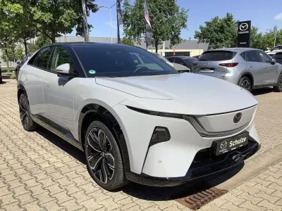 Neu Mazda CX-6e Takumi-Line 189 kW (258 PS) 2026 Grau SUV