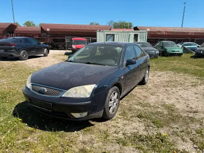 Usata Ford Mondeo 125 CV (91 kW) 2004 Blu Berlina