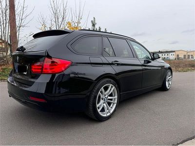 Gebraucht BMW 320 Sport Line 184 PS (135 kW) 2012 Schwarz Kombi