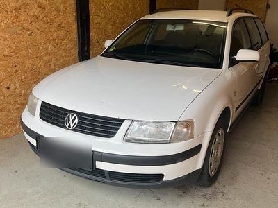 Gebraucht VW Passat 90 PS (66 kW) 1999 Weiß Kombi