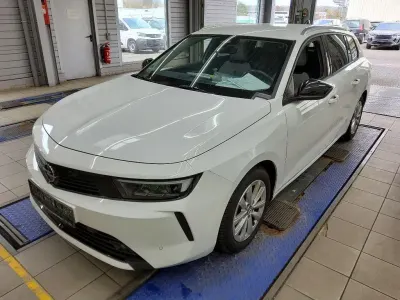 Usata Opel Astra Business Elegance 131 CV (96 kW) 2023 Bianco Utilitaria