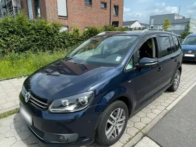 Gebraucht VW Touran Cup 105 PS (77 kW) 2014 Blau Van / Kleinbus