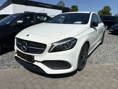 Gebraucht Mercedes A200 AMG line 156 PS (114 kW) 2017 Calcitweiss  unilack Kleinwagen