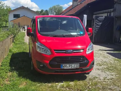 Gebraucht Ford Tourneo 170 PS (125 kW) 2017 Rot Van / Kleinbus