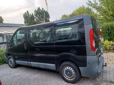 Gebraucht Renault Trafic 114 PS (83 kW) 2008 Schwarz Van / Kleinbus