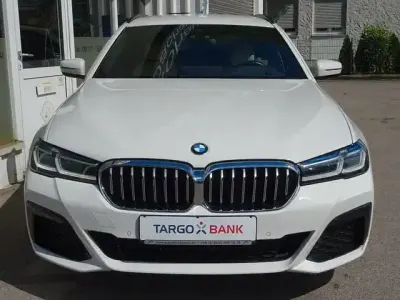 Gebraucht BMW 520 M Sport 190 PS (139 kW) 2022 Alpinweiß 3 Kombi