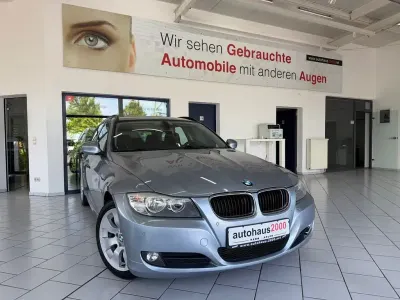 Gebraucht BMW 318 Comfort Edition 143 PS (105 kW) 2011 Blau Kombi