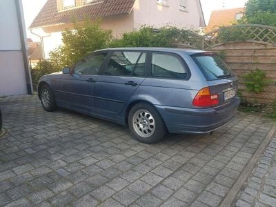 Gebraucht BMW 318 143 PS (105 kW) 2002 Blau Kombi