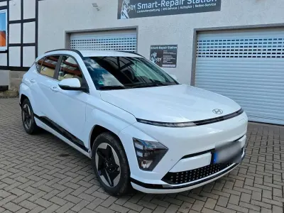 Gebraucht Hyundai Kona 114 kW (156 PS) 2023 Weiß SUV