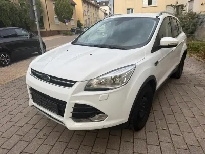 Gebraucht Ford Kuga Titanium 150 PS (110 kW) 2014 Weiß SUV