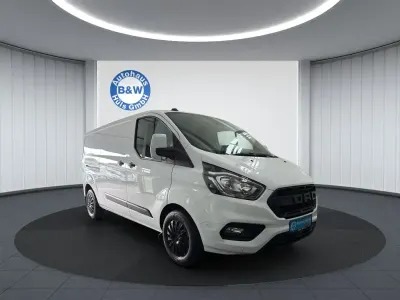 Gebraucht Ford Transit Custom Trend 131 PS (96 kW) 2022 Frostweiß Van / Kleinbus