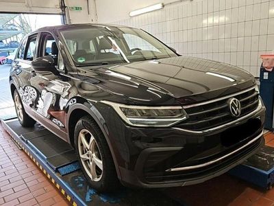 Gebraucht VW Tiguan 150 PS (110 kW) 2021 Schwarz SUV