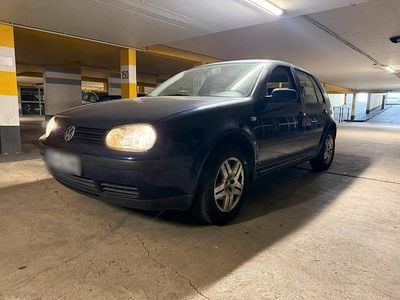 Usata VW Golf IV 75 CV (55 kW) 2002 Blu Berlina