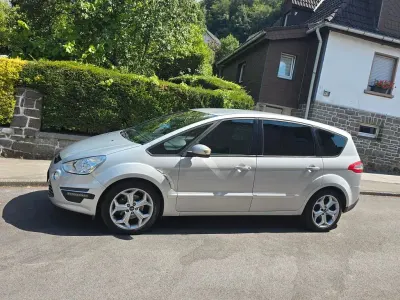 Gebraucht Ford S-MAX Trend 140 PS (102 kW) 2010 Silber Van / Kleinbus