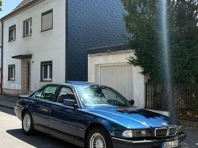 BMW 728