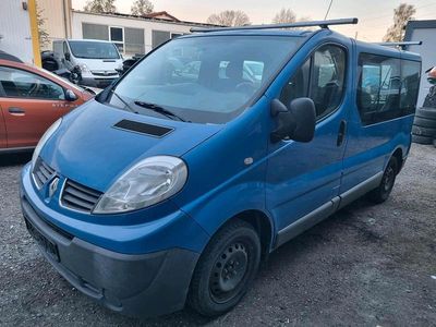 Usado Renault Traffic 90 HP (66 kW) 2012 Azul Monovolume