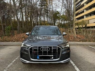 Grau Gebraucht 2021 Audi SQ7 Competition SUV | 57.500 € (Fairer Preis)
