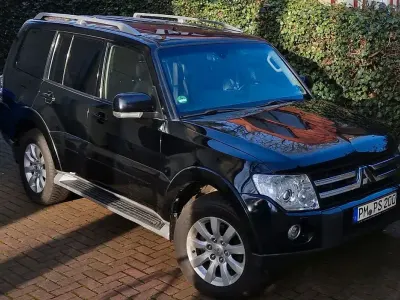 Gebraucht Mitsubishi Pajero Instyle 200 PS (147 kW) 2009 Schwarz SUV