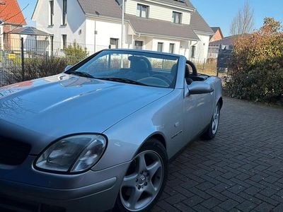 Gebraucht Mercedes SLK230 193 PS (141 kW) 1999 Silber Cabrio