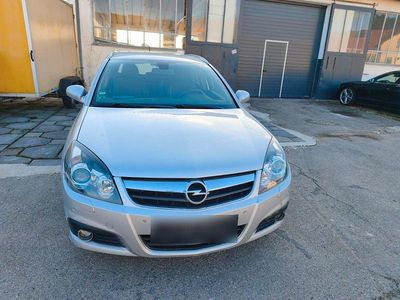 Usata Opel Signum Cosmo 150 CV (110 kW) 2006 Argento Utilitaria