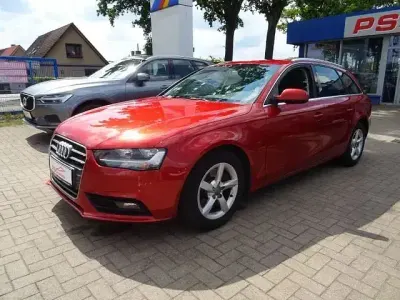 Gebraucht Audi A4 Ambiente 150 PS (110 kW) 2013 Rot Kombi