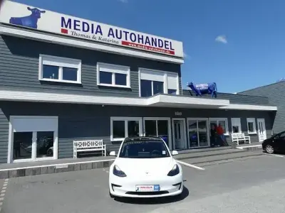 Gebraucht Tesla Model 3 RWD 239 kW (325 PS) 2022 Weiß Limousine