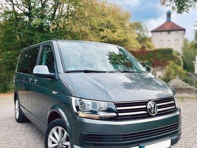 Grau Gebraucht 2016 VW T6 Highline Van | 33.700 € (Fairer Preis)