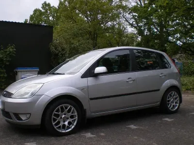 Occasion Ford Fiesta 80 ch (58 kW) 2005 Argent Citadine