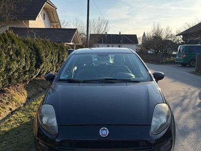 Gebraucht Fiat Grande Punto 77 PS (56 kW) 2012 Schwarz Kleinwagen