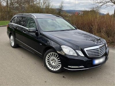 Gebraucht Mercedes E220 Elegance 170 PS (125 kW) 2011 Schwarz Kombi