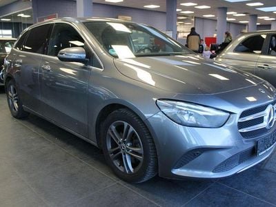 Gebraucht Mercedes B200 Progressive 163 PS (119 kW) 2019 Grau Van / Kleinbus