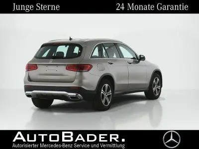 Gebraucht Mercedes GLC220 Exclusive 194 PS (142 kW) 2022 859 mojavesilber (metallic) SUV