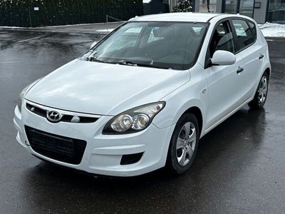 gebraucht Hyundai i30 Classic 1.4i /KLIMAAUTO/5-TÜRER/ZENTRAL/