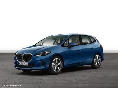 Phytonicblau metallic Gebraucht 2025 BMW 220 Active Tourer Luxury Line Van / Kleinbus | 32.174 € (Guter Preis)
