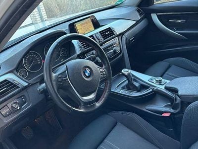 Gebraucht BMW 316 Sport Line 116 PS (85 kW) 2018 Weiß Kombi