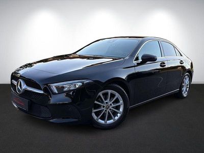 Gebraucht Mercedes A180 Business 116 PS (85 kW) 2019 Schwarz Limousine