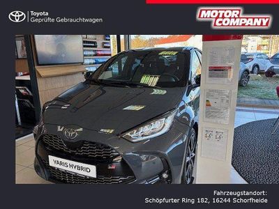 Grau Neu 2025 Toyota Yaris Hybrid Sport Limousine | 33.800 € (Teuer)