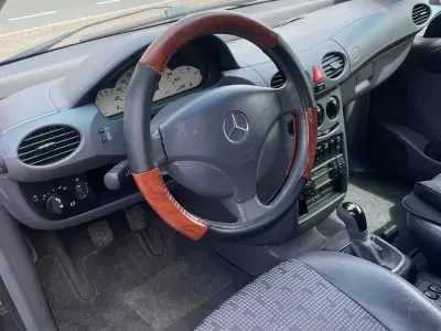 Gebraucht Mercedes A190 125 PS (91 kW) 2000 Schwarz Kleinwagen