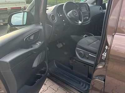 Gebraucht Mercedes Vito 163 PS (119 kW) 2017 Braun Van