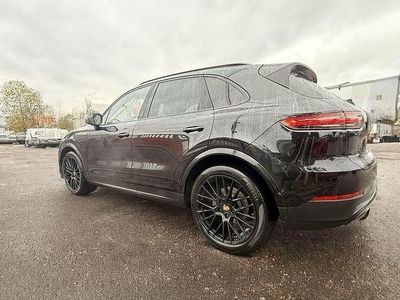 Schwarz Gebraucht 2018 Porsche Cayenne SUV | 52.800 € (Etwas zu teuer)