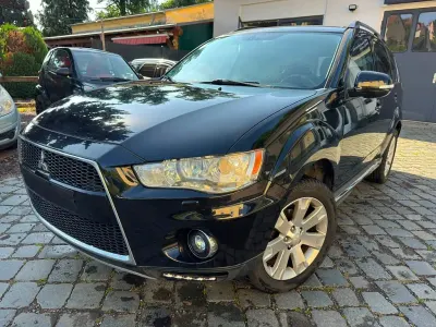 Gebraucht Mitsubishi Outlander 177 PS (130 kW) 2012 Schwarz SUV