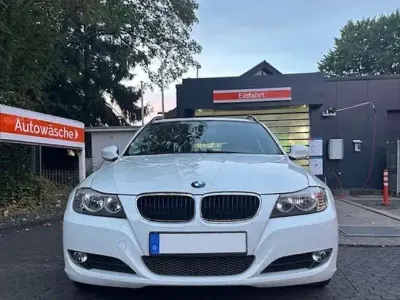 Gebraucht BMW 318 Basis 143 PS (105 kW) 2010 Weiß Kombi