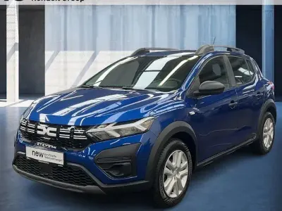Second-hand Dacia Sandero Essentiel 101 CP (74 kW) 2024 Albastru Berlinǎ